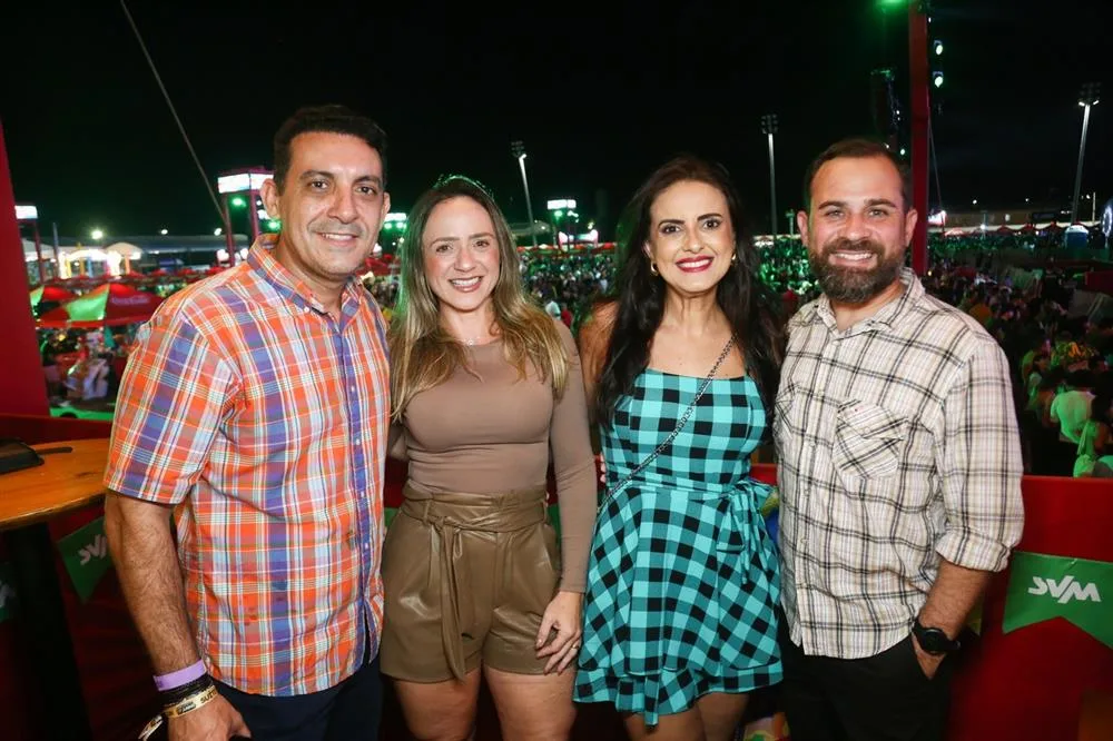 Elias e Dayanna Tahim, Luciana Caetano e Caio Lobo