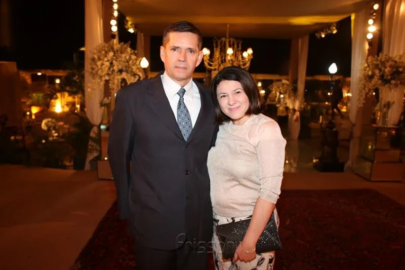 Adriano e Elisangela Siqueira
