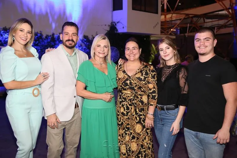 Gaida Dias Furtado, Miguel Filho, Rosângela Dias, Mayara Silva, Maria e Michael Dias