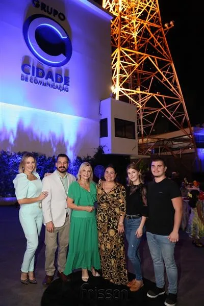 Gaida Dias Furtado, Miguel Filho, Rosângela Dias, Mayara Silva, Maria e Michael Dias