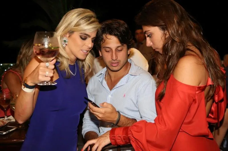 Amanda Tavora, Marcelo e Mila Bezerra