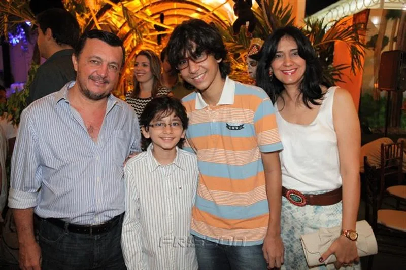 Alberto, Pedro, Lucas e Poliana Plutarco
