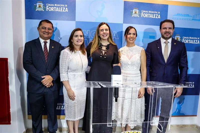 Aglaylson, Cristiane Leitão, Jade Romero, Lia de Freitas e Leo Couto