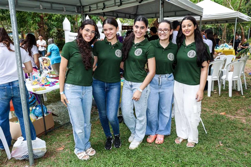 Cecília Tavares, Sofia Recamonde, isabelle Rosa, Lilia Medeiros e Leticia Castro