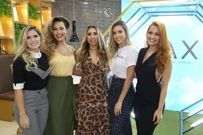 Aline Magalhães, Beatriz Feitosa, Eva Guerra, Scarlett Prado e Cris Moreira