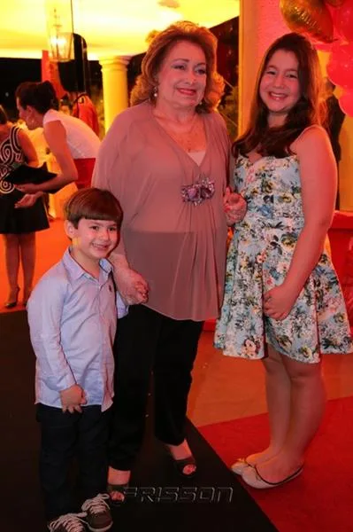 Arthur, Regina Marshall e Natalia Albuquerque