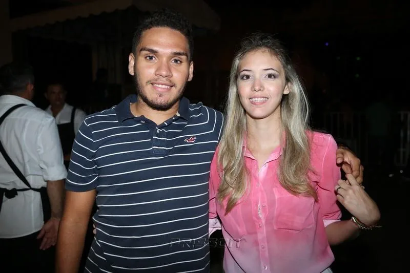 Alisson Sousa e Tais Brandão