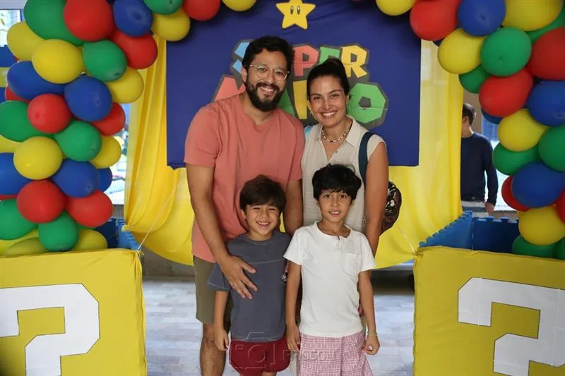 André Santos, Thais, João e Tom Costa
