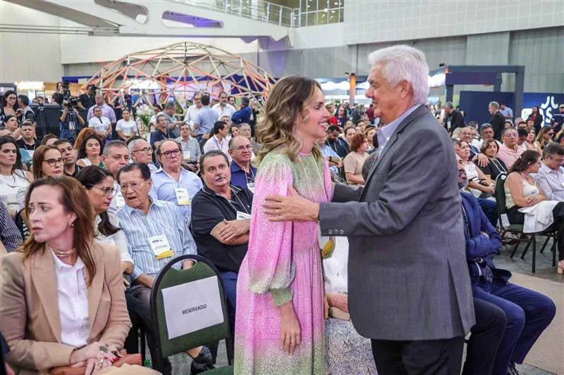 Gabriella Aguiar e Talles de Sá Cavalcante