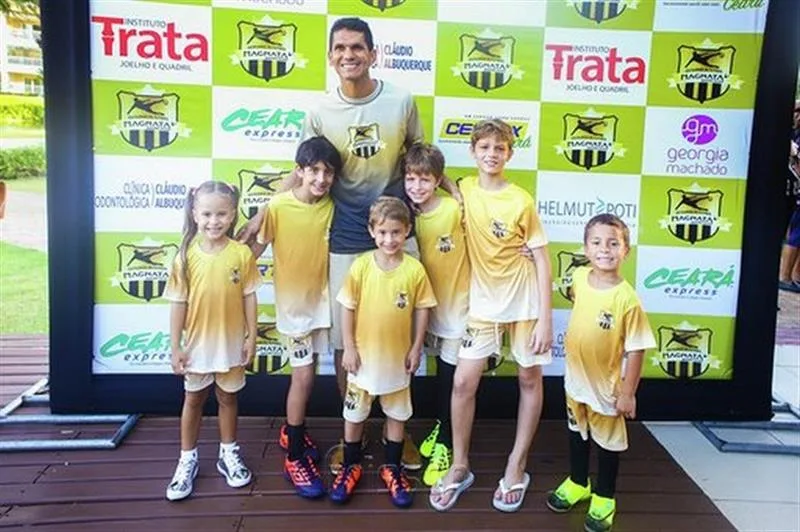 Alunos da Escolinha de Futebol Magnata