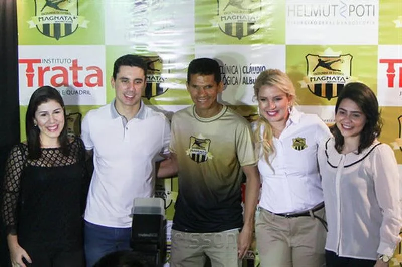 Igor Montenegro e a equipe do Instituto Trata Joelho e Quadril