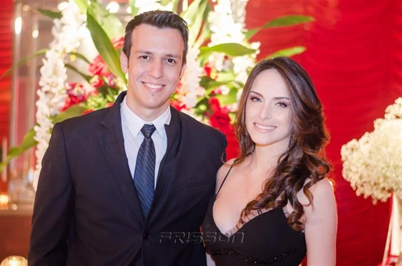 Felipe Costa e Scarlet Soares