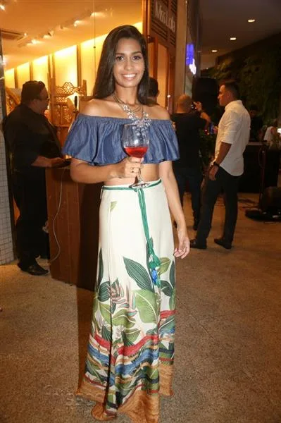 Caroline Dias