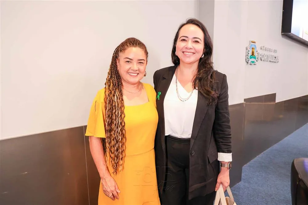 Adriana Almeida e Juliane Bringel