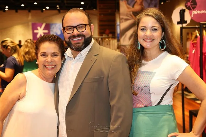 Dora Andrade, Victor Costa e Raquel Bastos
