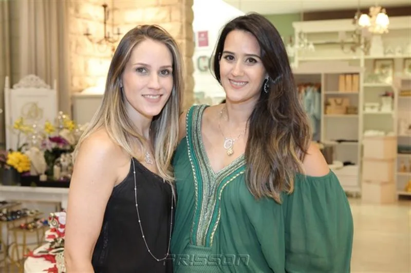 Larissa Mendes e Marina Ary