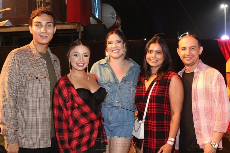 Charles Waroquier, Amanda Lima, Cecilia Lobo, Eloa Rodrigues e Neto Lima