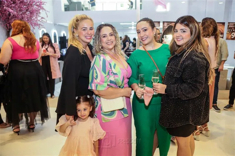 Ester, Mariana Távora, Gleyce Peres, Dafnes Santos e Lia Bezerra