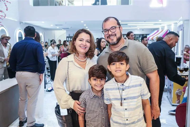 Lidiane Pinheiro, Luis Claudio Segundo, Benicio e Lucca Pinheiro