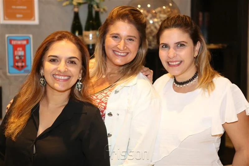 Emanuelle Andrade, Karina Bezerra e Denise Meira