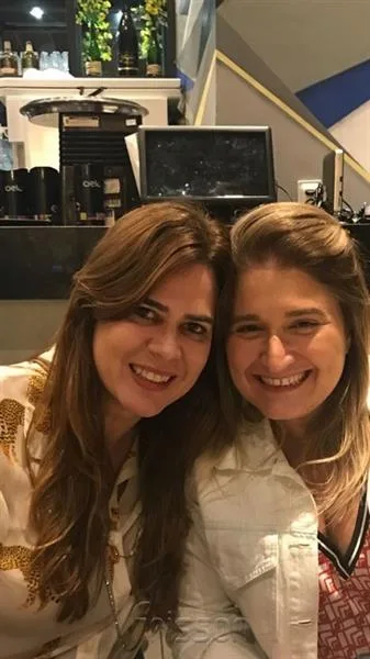 Mirella de Castro e Karina Bezerra