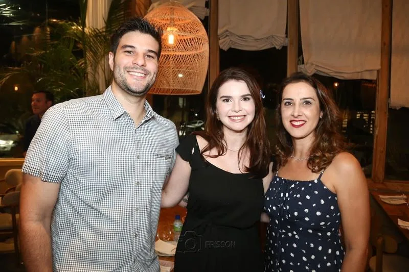 Artur Moreira, Lívia Pinheiro e Cecília Rodriguez