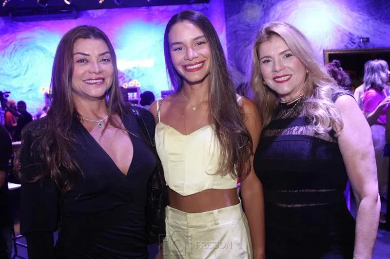 Claudia, Amanda Herculano e Marcia Studart