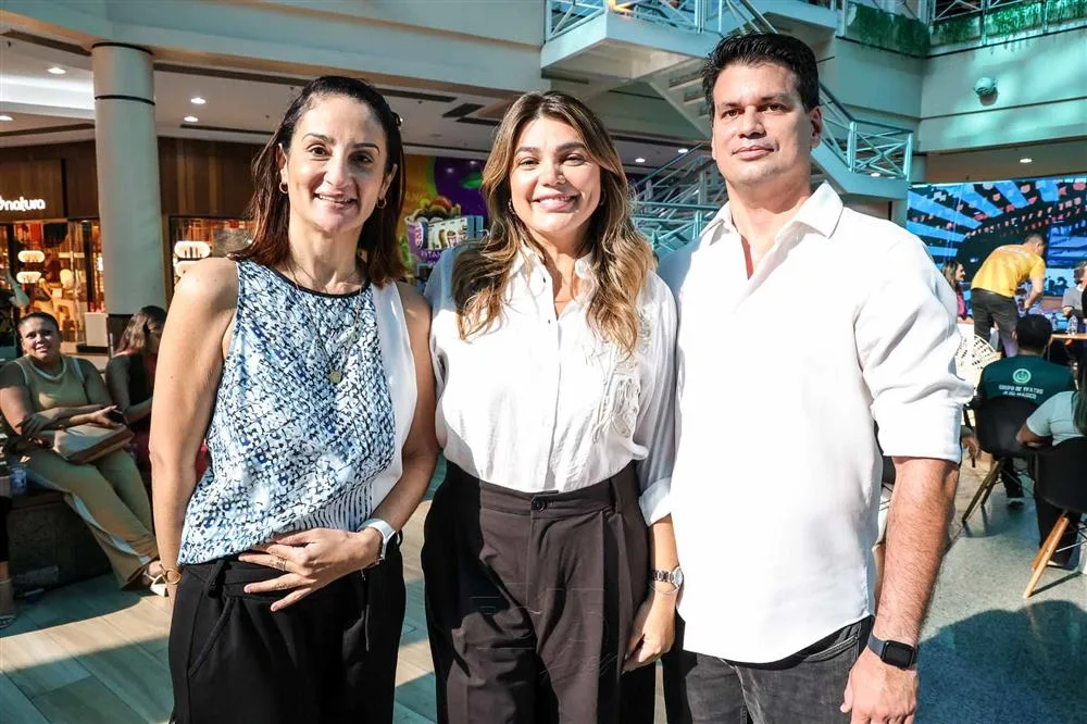 Clara Petrola, Cristiane Estrela e Davi Aguiar
