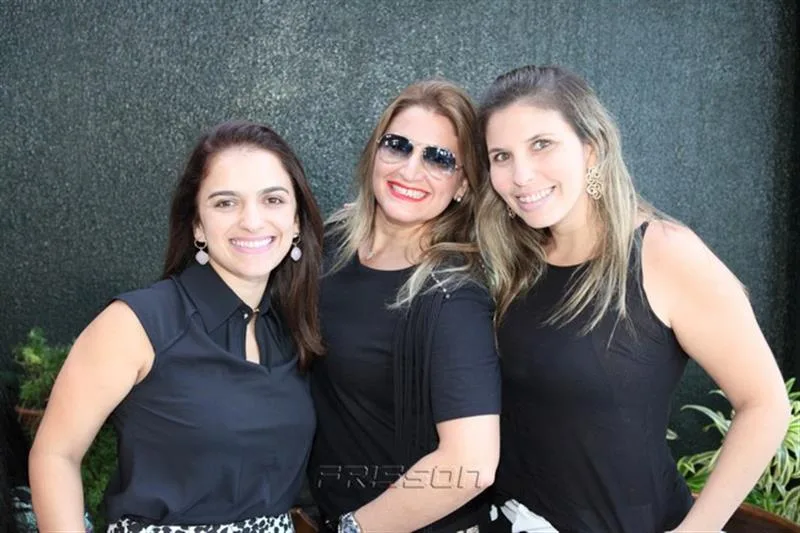Emanuelle Andrade, Karina Bezerra e Denise Meyra
