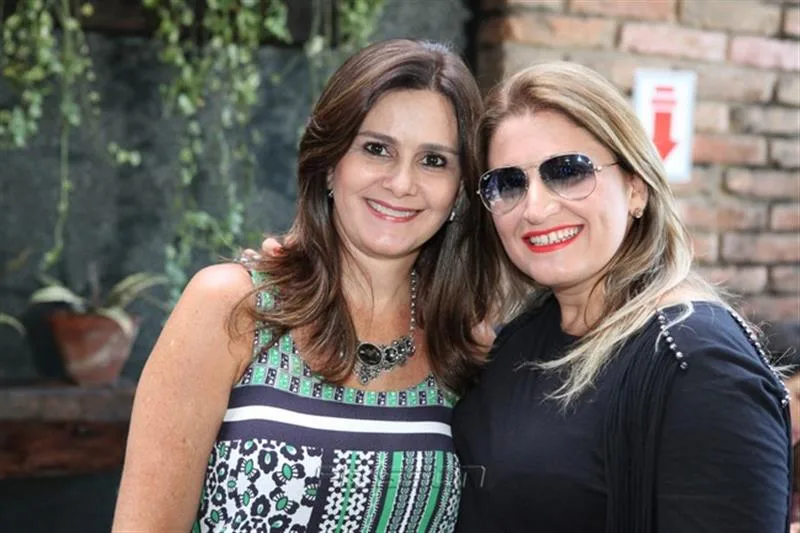 Ivana e Karina Bezerra