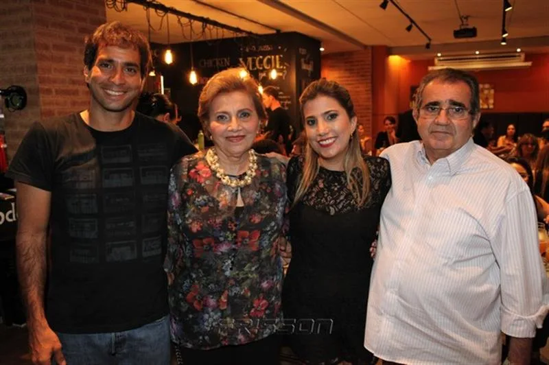 Andre, Simone, Gisele e João Batista Nasser