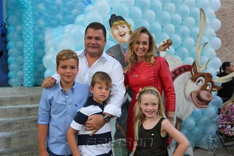 Deborah, Marcos Quintela, Luca, Caio e Pietra