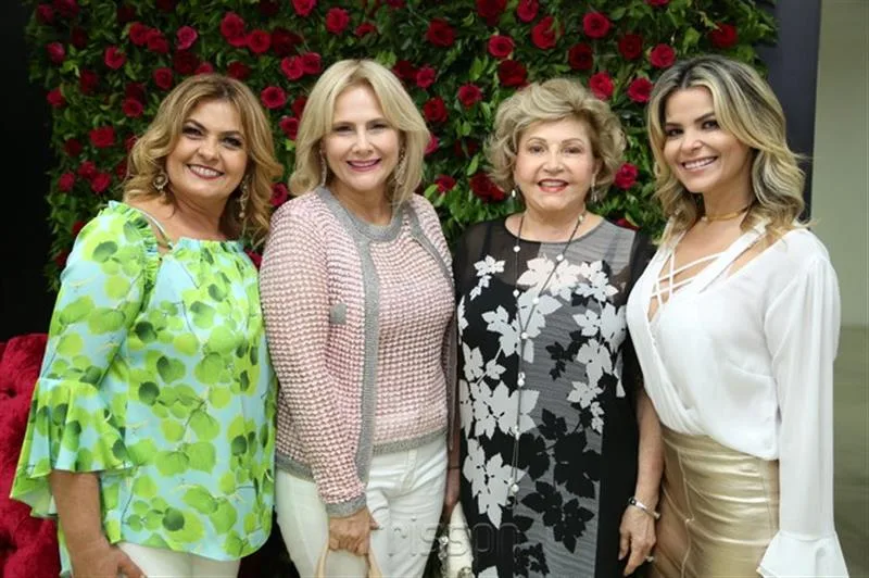 Eveline Veloso, Roberta e Rochele Bonorandi e Lilianne Veloso