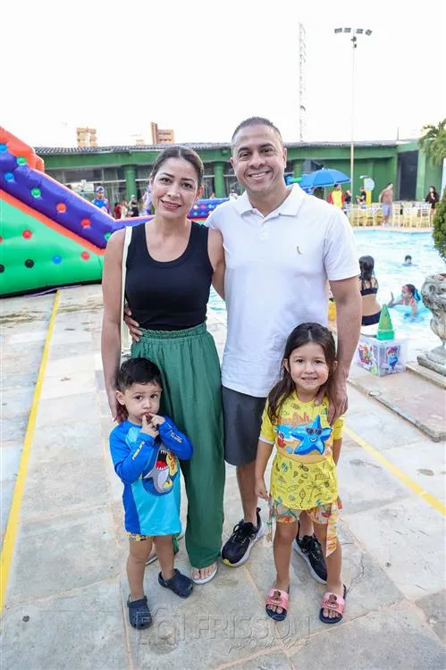 Alana, Henrique, Leo e Sofia Braz