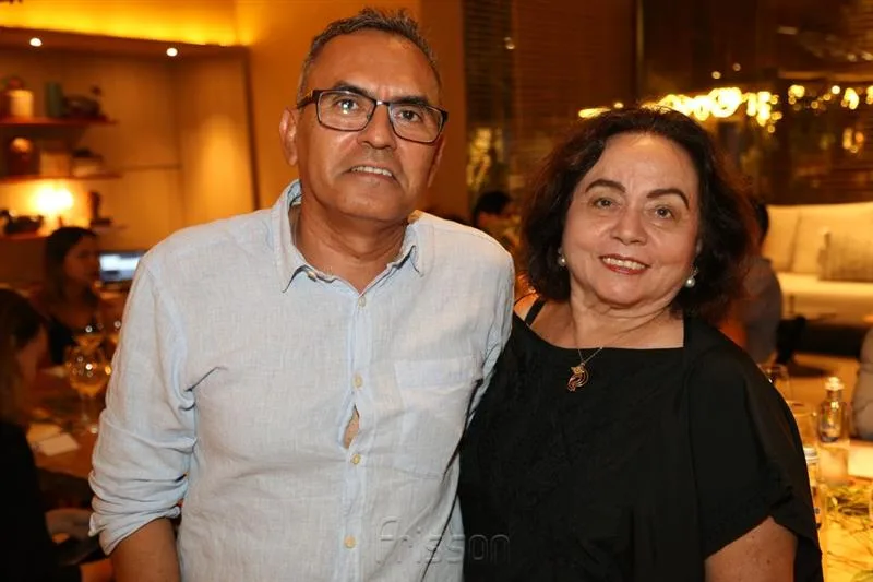 Oscar Vasconcelos e Simone Teixeira