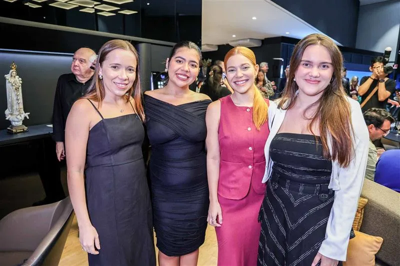 Camilla Cruz, Hannah Lima, Raquel Agnes e Livia Ferraz
