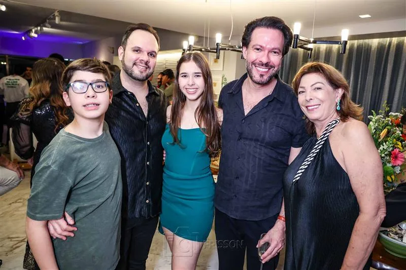 Alessandro, Jose Carlos, Valentina, Rafael Xerez e Lena Marcilio