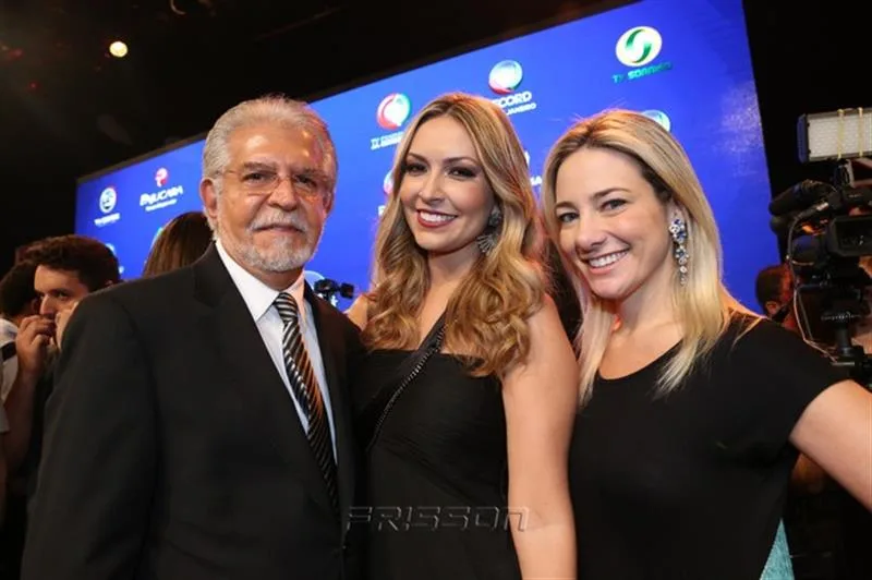 Lançamento programação Record 2015