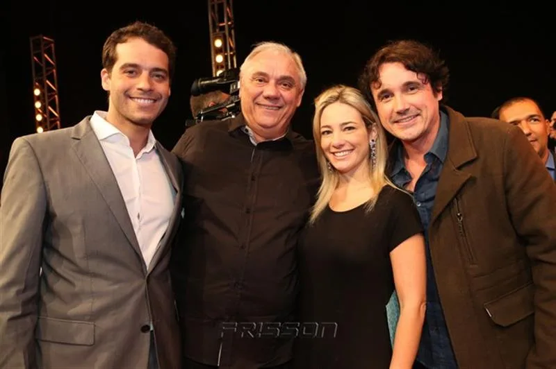 Lançamento programação Record 2015