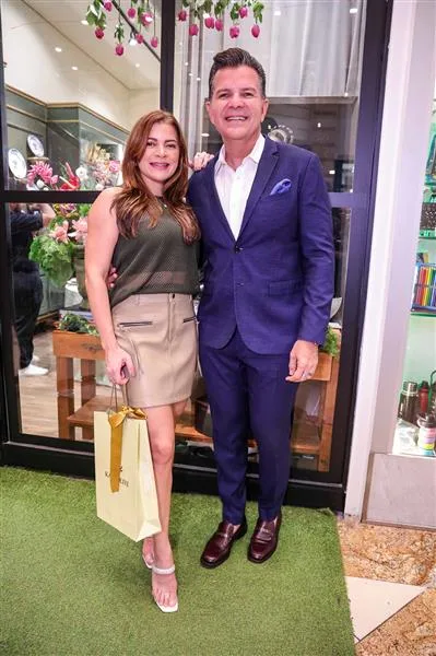 Kamila Monteiro e Gustavo Serpa