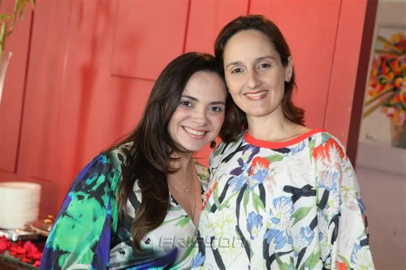 Claudia Pinheiro e Carol Beuchior