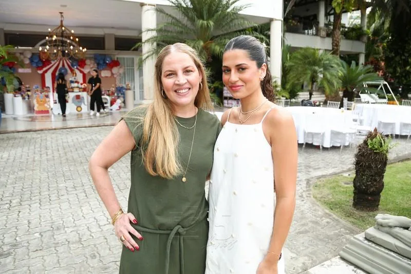 Christiane e Maria Clara Accioly