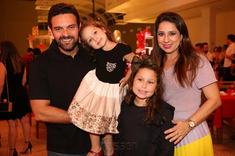 Clovis, Laura, Valentina e Ana Elise Holanda