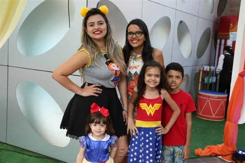 Andressa, Danielle Brasil, Lara Giselle, João Vitor e Isadora Brasil