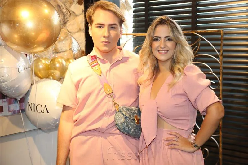 Anibal Barroso e Nicole Motta