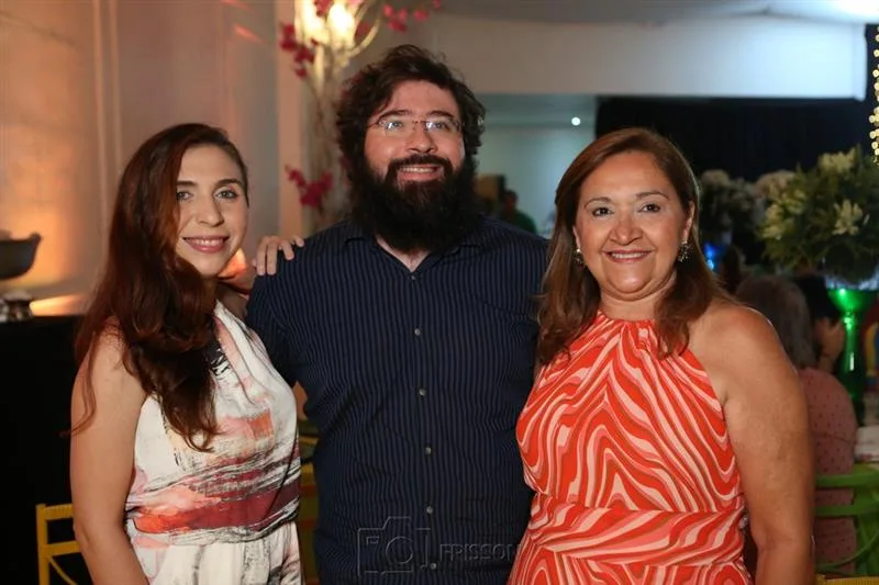 Aline Almeida, Vitor e Mônica Sampaio