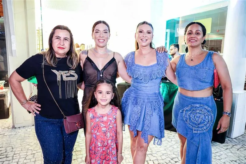 Luciana Cruz, Julia Holanda, Jô Alcântara, Rejane Chagas e Gleyce Maria