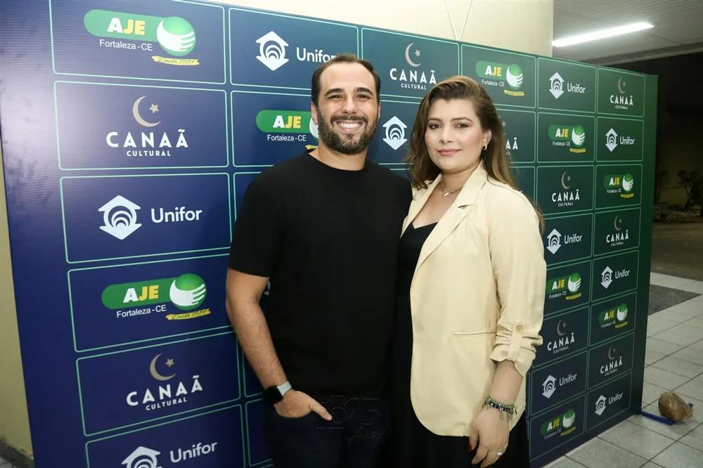 Adailson Alves e Ariane Oliveira