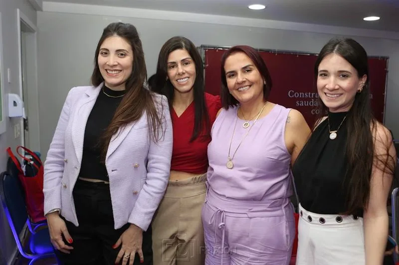 Erika Diógenes, Bruna Carvalho, Cristine de Paula e Marília Guerra