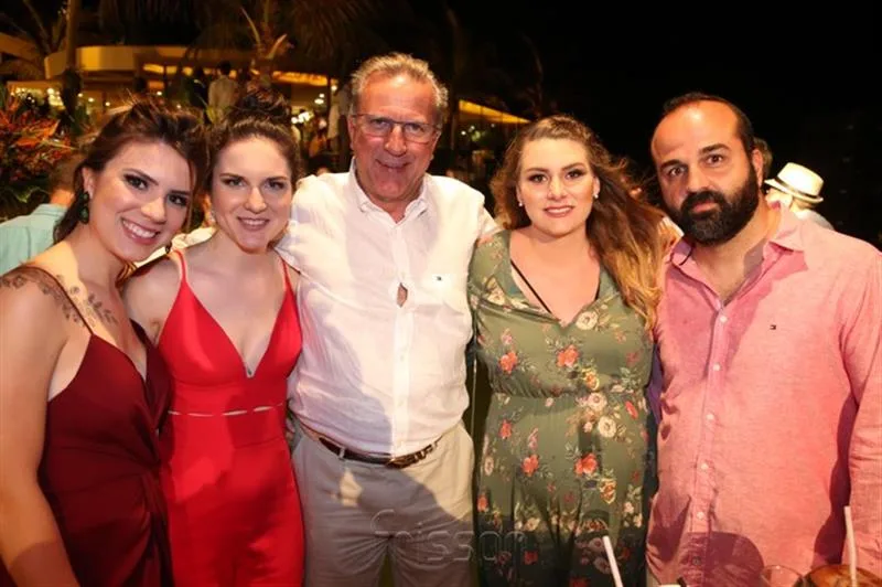 Carolina, Paula, Evanildo Alves, Lorena e Rafael Lira